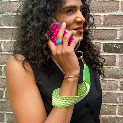 Clip & Go Strap W/Zippered Pouch Fun Dots